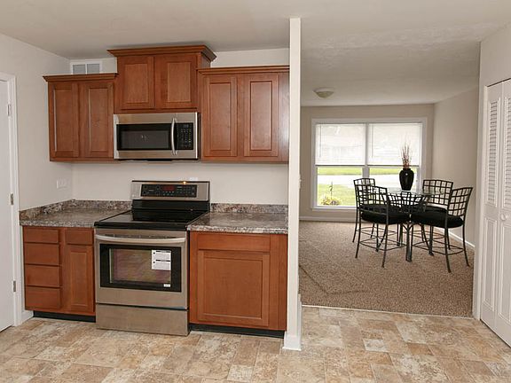 5th image of 609 Drummond Way