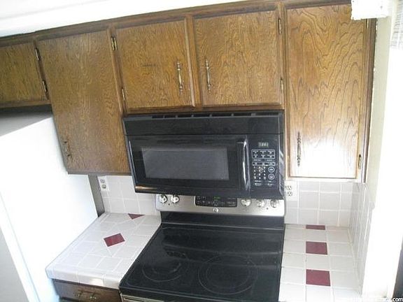 3rd image of 232 W Garden Park Dr