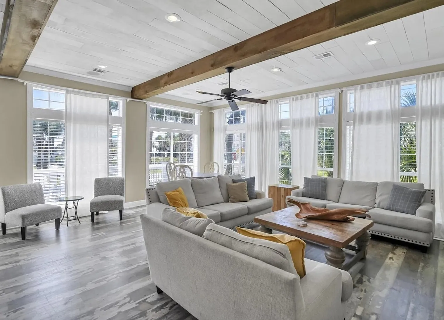 8 bed, 5.0 bath, 4876 sqft, $6,647 — Photo 2