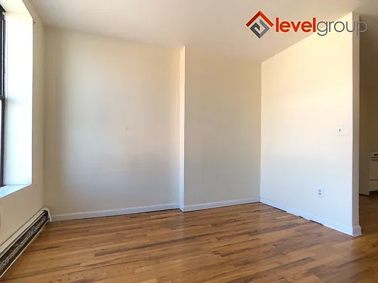 Rented by Level Group | media 29