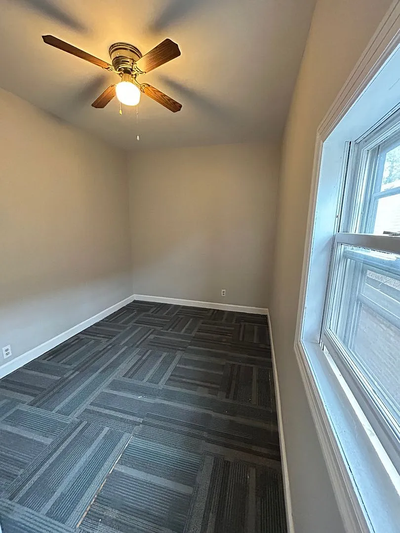 Bridgeport 1-Bed & Den / 1-Bath - Private South Facing Deck - — Photo 3