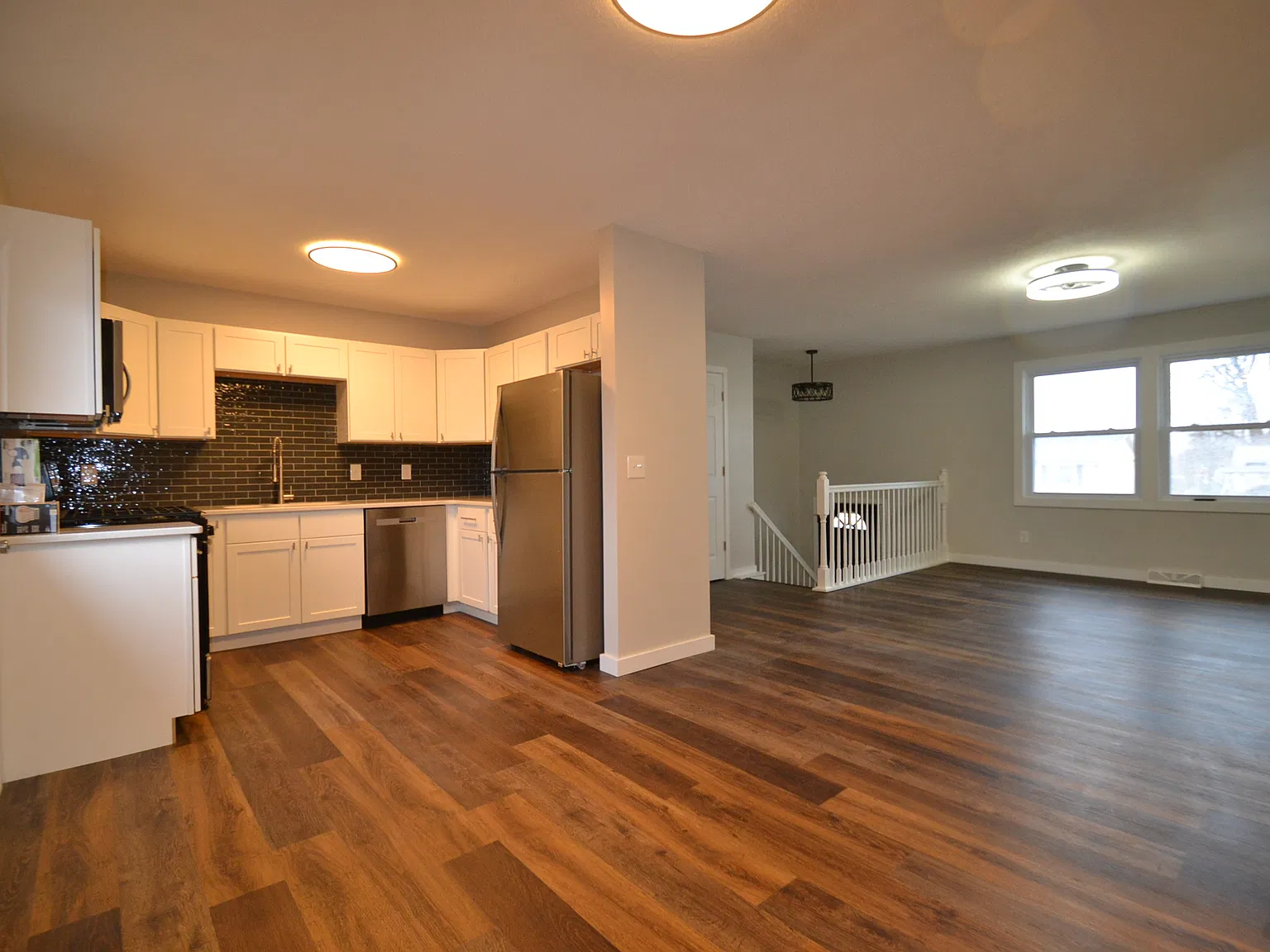 5 bed, 2100 sqft, $1,995 — Photo 2