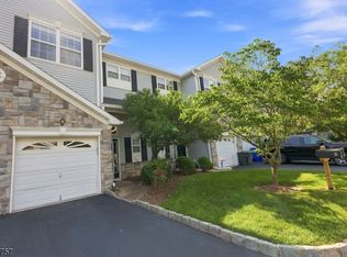 9 Bridgepointe Dr, Laurence Harbor, NJ 08879