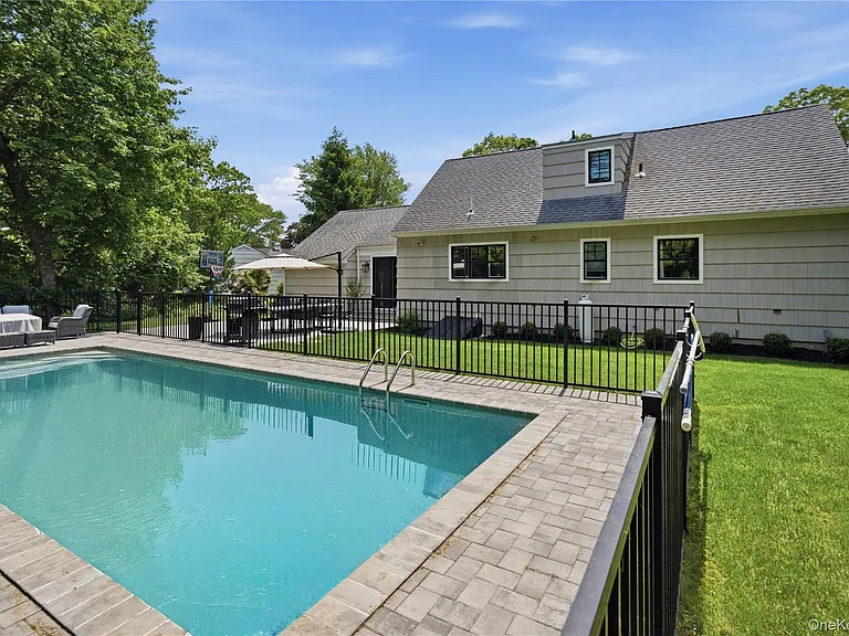 12 Wayne Ct — Photo 23