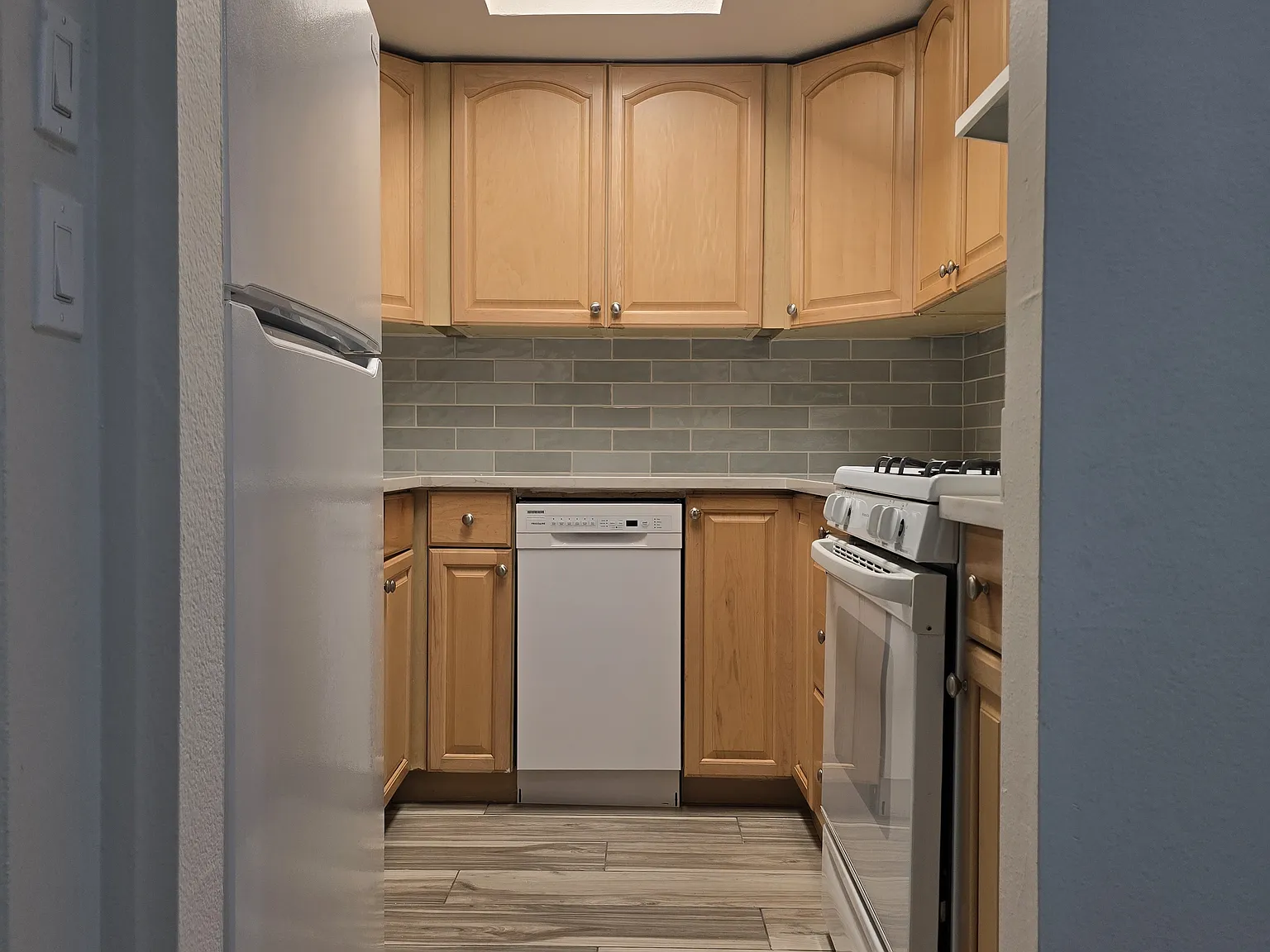 1622 E Campbell Ave E — Photo 1