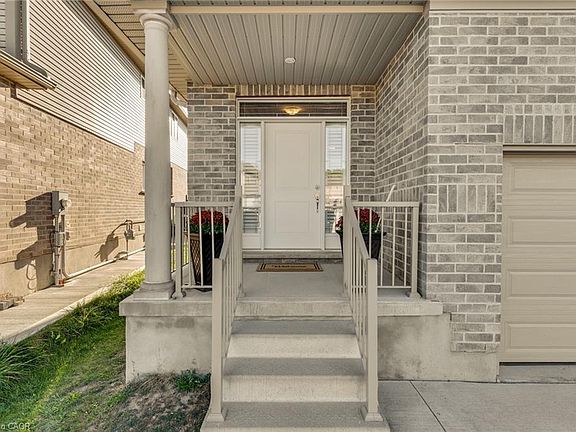3rd image of 213 Ladyslipper Dr