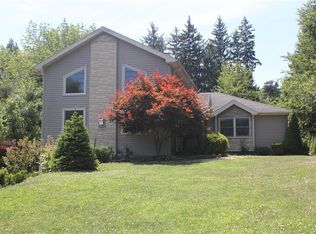 7422 Back Creek Rd, Hamburg, NY 14075