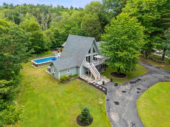 19 North Road, North Hampton, NH 03862