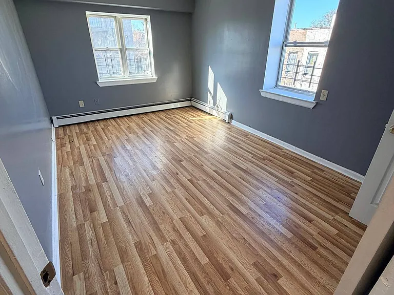 392 Montauk Ave #2 — Photo 11