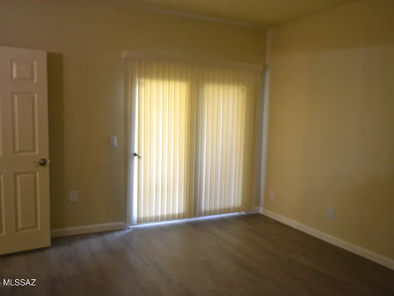 1200 E River Rd #D-47 — Photo 10