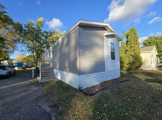 125 113th Sq NE #207, Minneapolis, MN 55434