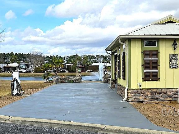 2nd image of 737 Lago Way #133