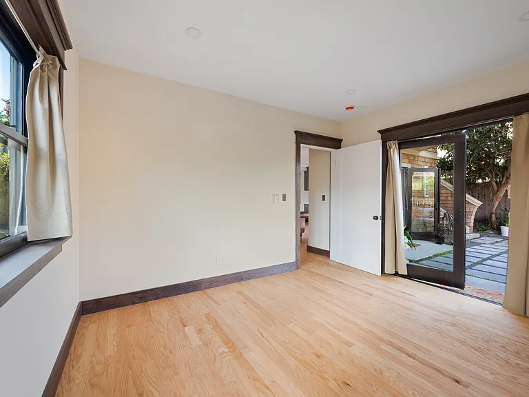 1822 Stuart St — Photo 10