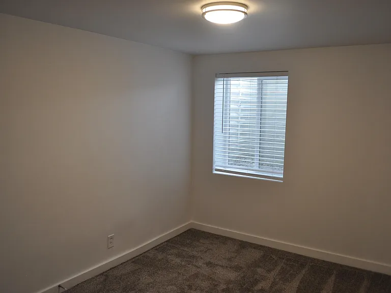 2542 W Robin Rd #B — Photo 8