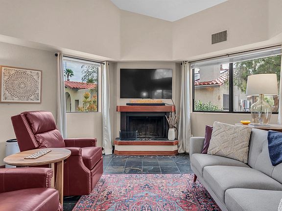 3rd image of 1620 Las Casitas Dr