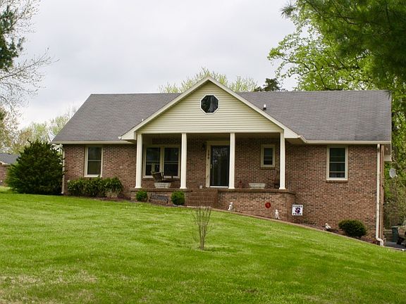 2nd image of 100 Lakeside Dr