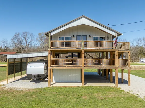 1082 Wc Pickett, Clifton, TN 38425