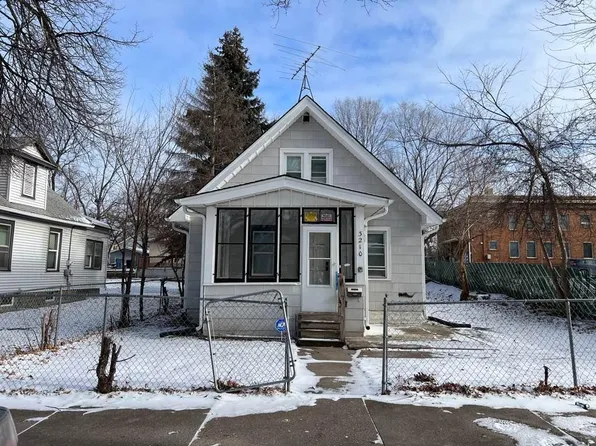 3210 Girard Ave N, Minneapolis, MN 55412