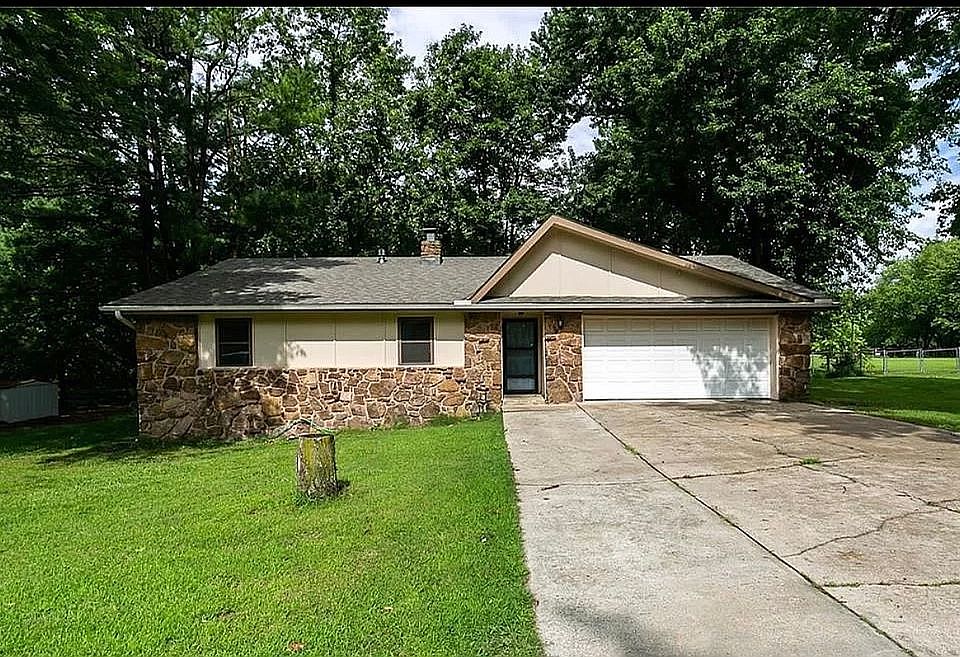 1st image of 14759 Oakcrest Dr