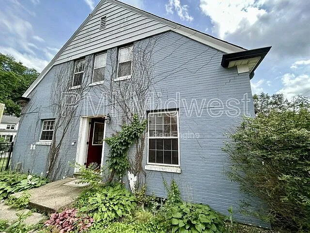 5663 N Illinois St — Photo 6