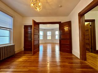 29 Woodlawn St #1, Jamaica Plain, MA 02130