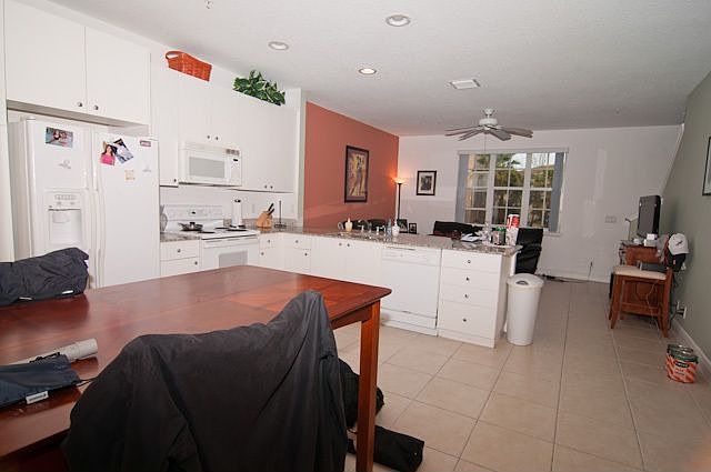 2nd Flr_kitchen_Living Rm