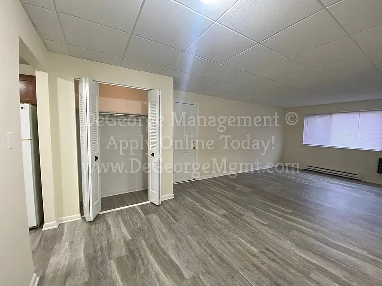 Parkway Apartments — Photo 6