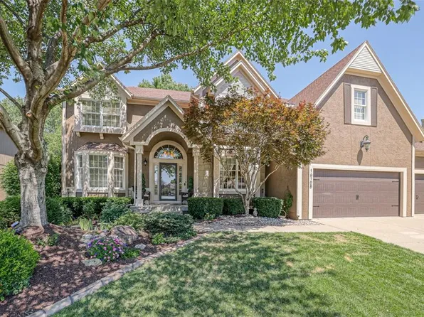 16108 Rosewood St, Overland Park, KS 66085