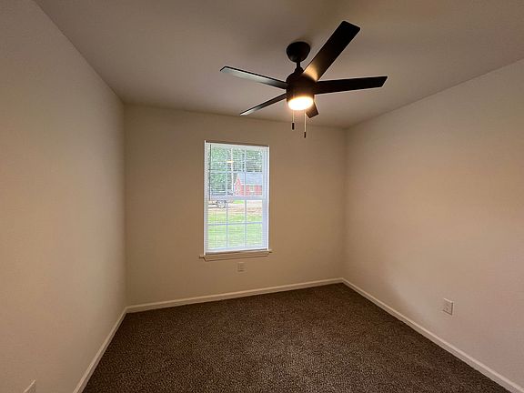 4th image of 1850 Dupont Ave