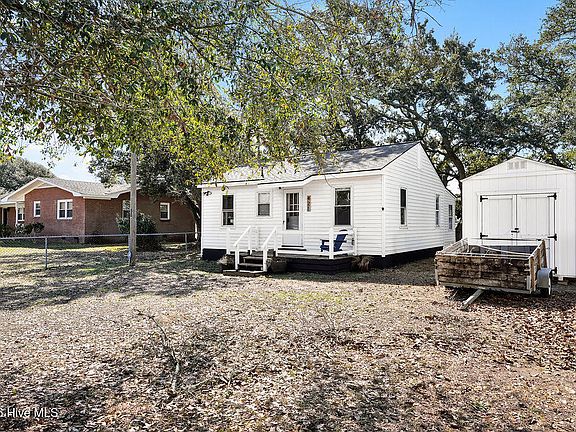 3rd image of 421 Lockwood Folly Road SE