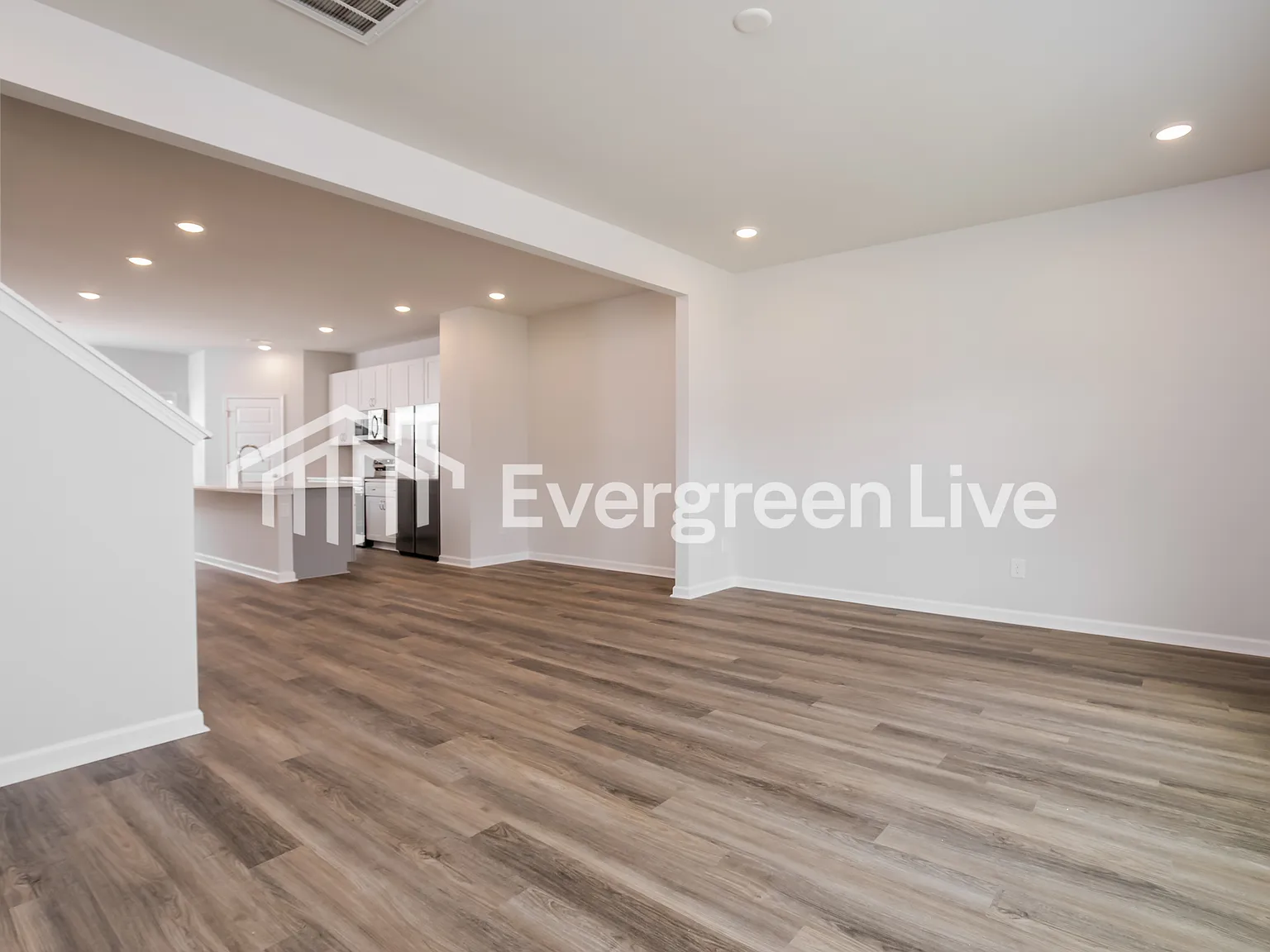 4 bed, 3.5 bath, 1824 sqft, $2,075 — Photo 3
