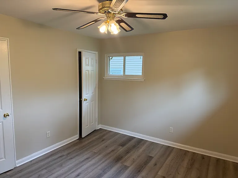 9047 Newkirk Dr — Photo 21