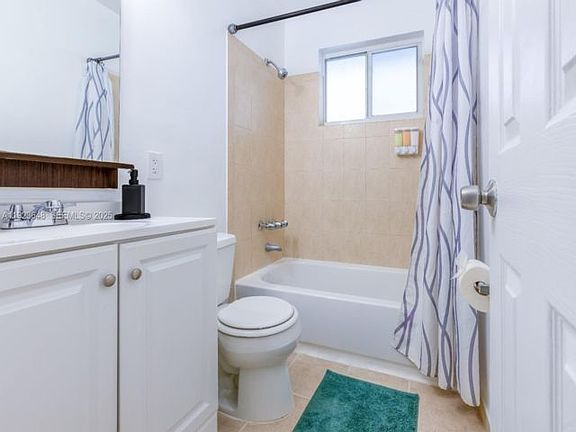 5th image of 828 SW 2nd St APT 2