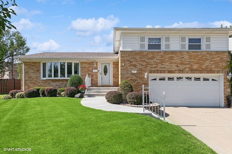 1st image of 610 Winston Dr