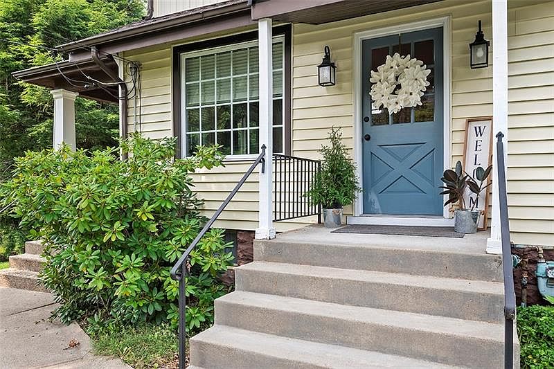 9735 McCutcheon Ave, Pittsburgh, PA 15237 Zillow