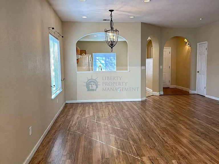 4705 Edgebrook Ave — Photo 5
