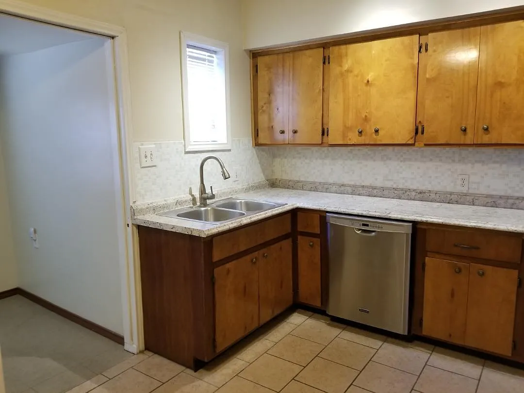 kitchen - 801 Turner Ave