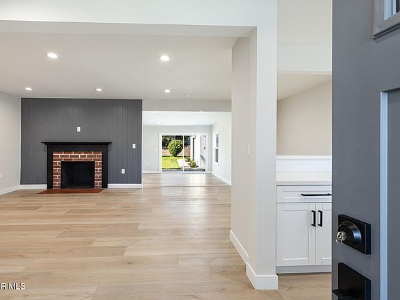 5th image of 6921 Bluebell Ave
