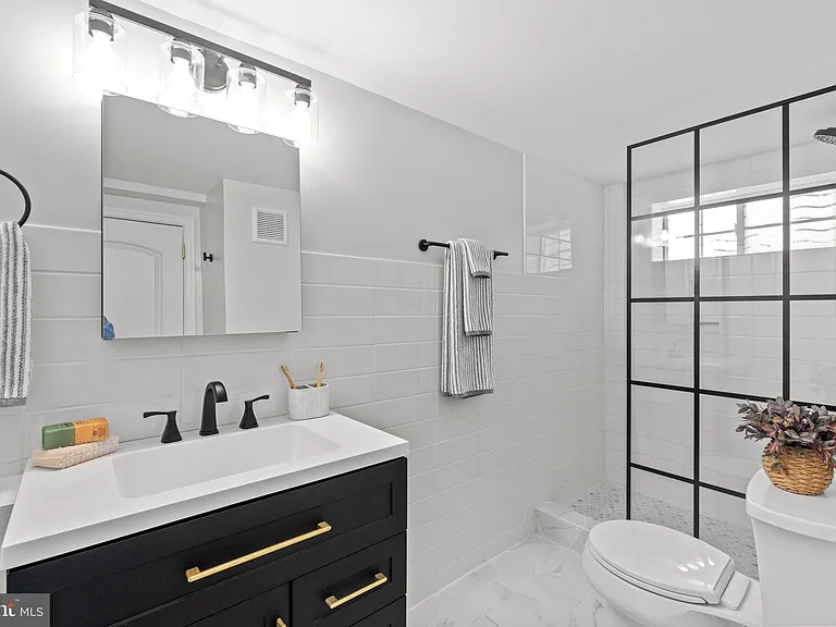 1700 Dewitt Ave #1 — Photo 14