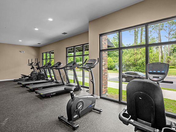 4th image of 2131 Jackson Bluff Rd #214