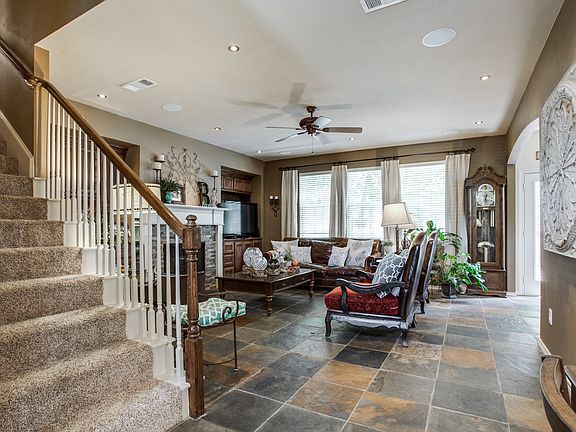 3rd image of 137 Whitney Dr