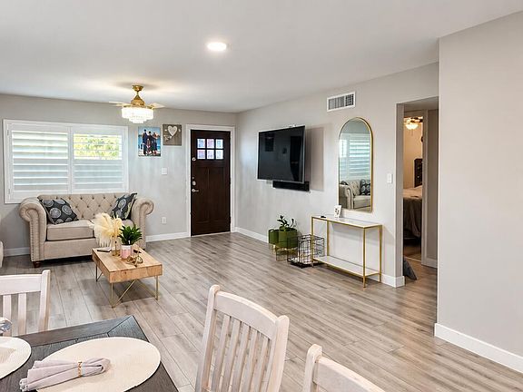 3rd image of 8151 W TURNEY Avenue
