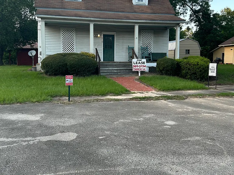 816 W Main St — Photo 1
