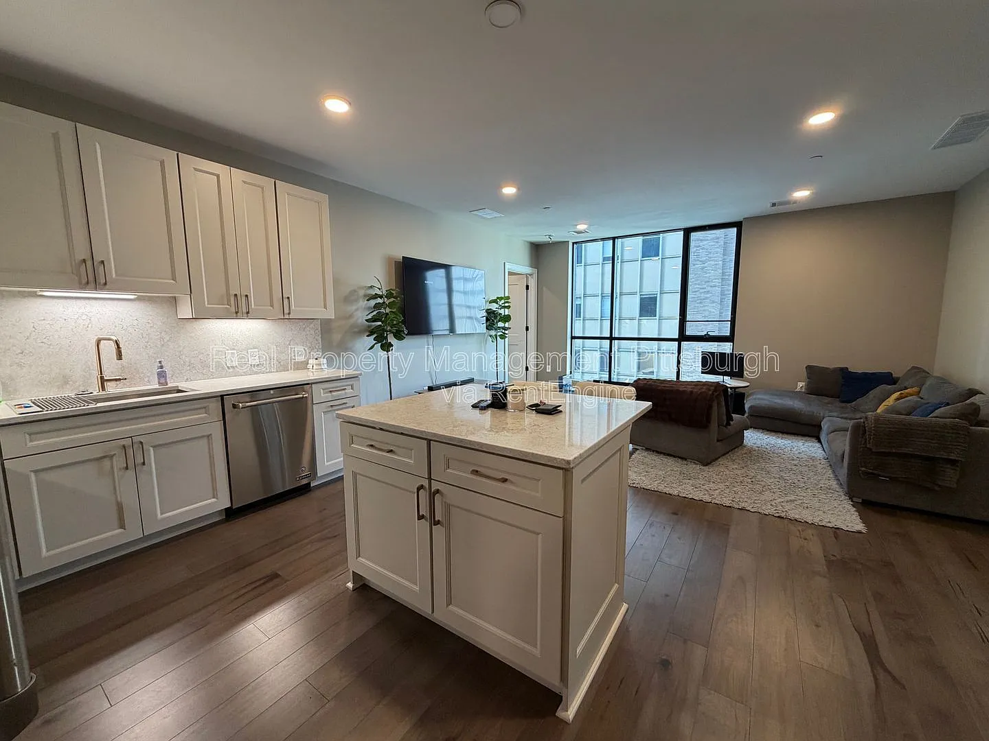 2 bed, 2.0 bath, 1050 sqft, $3,695 — Photo 3