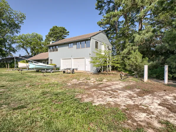 5992 Ware Point Rd, Gloucester, VA 23061
