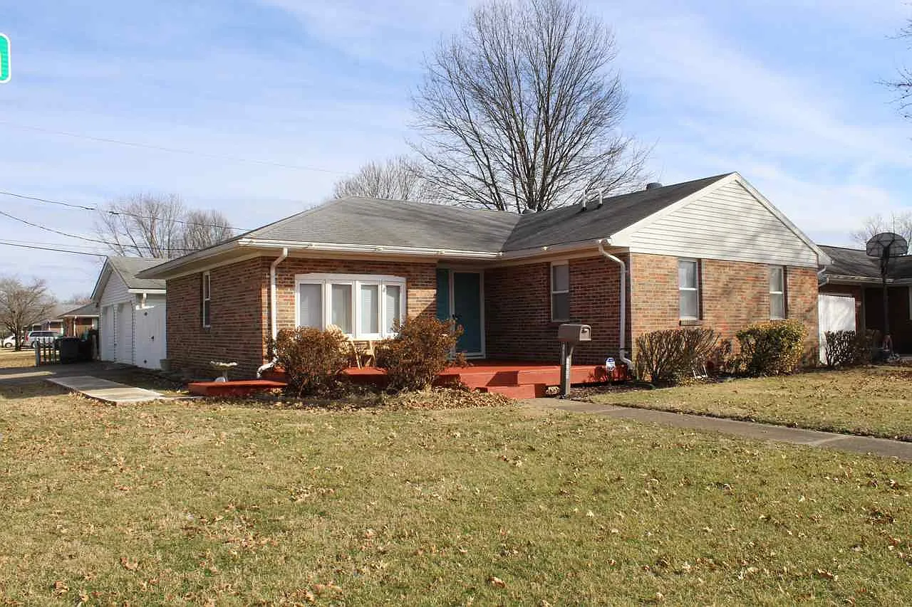 1750 S Walnut Ln photo 1