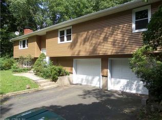 20 Wagner Dr, Hamden, CT 06518