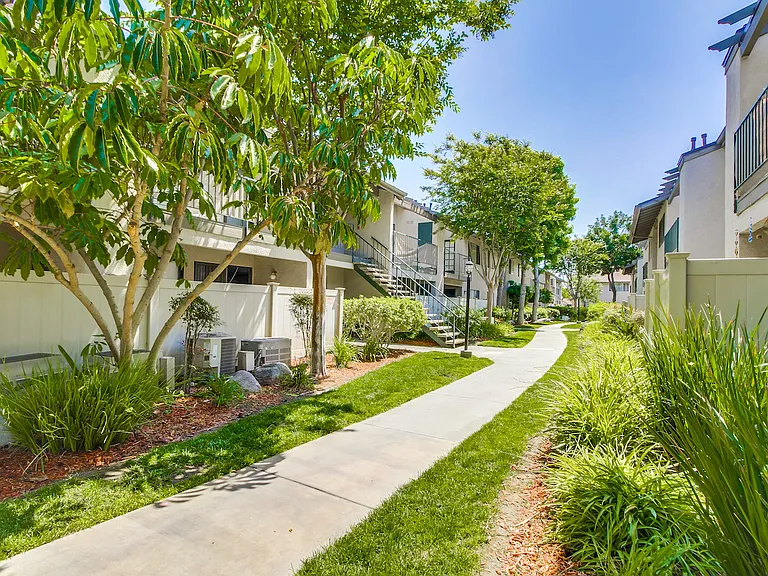 Harbor Cliff Apartments — Photo 8