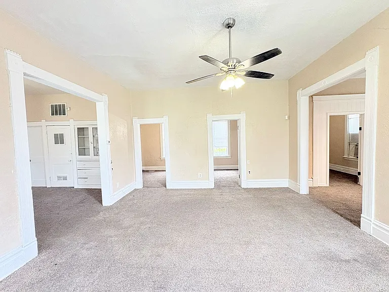 837 Avondale Ave — Photo 2