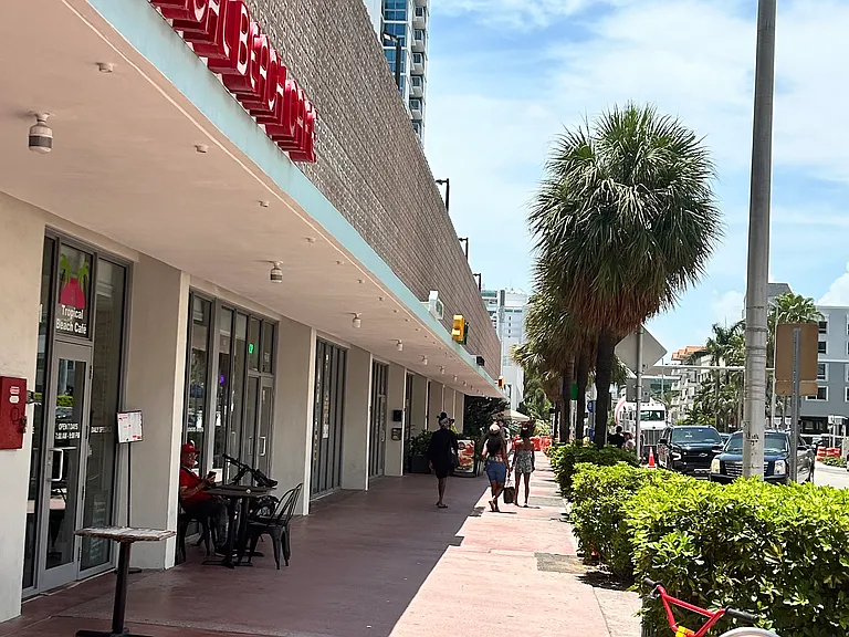 2899 Collins Ave #604 — Photo 32